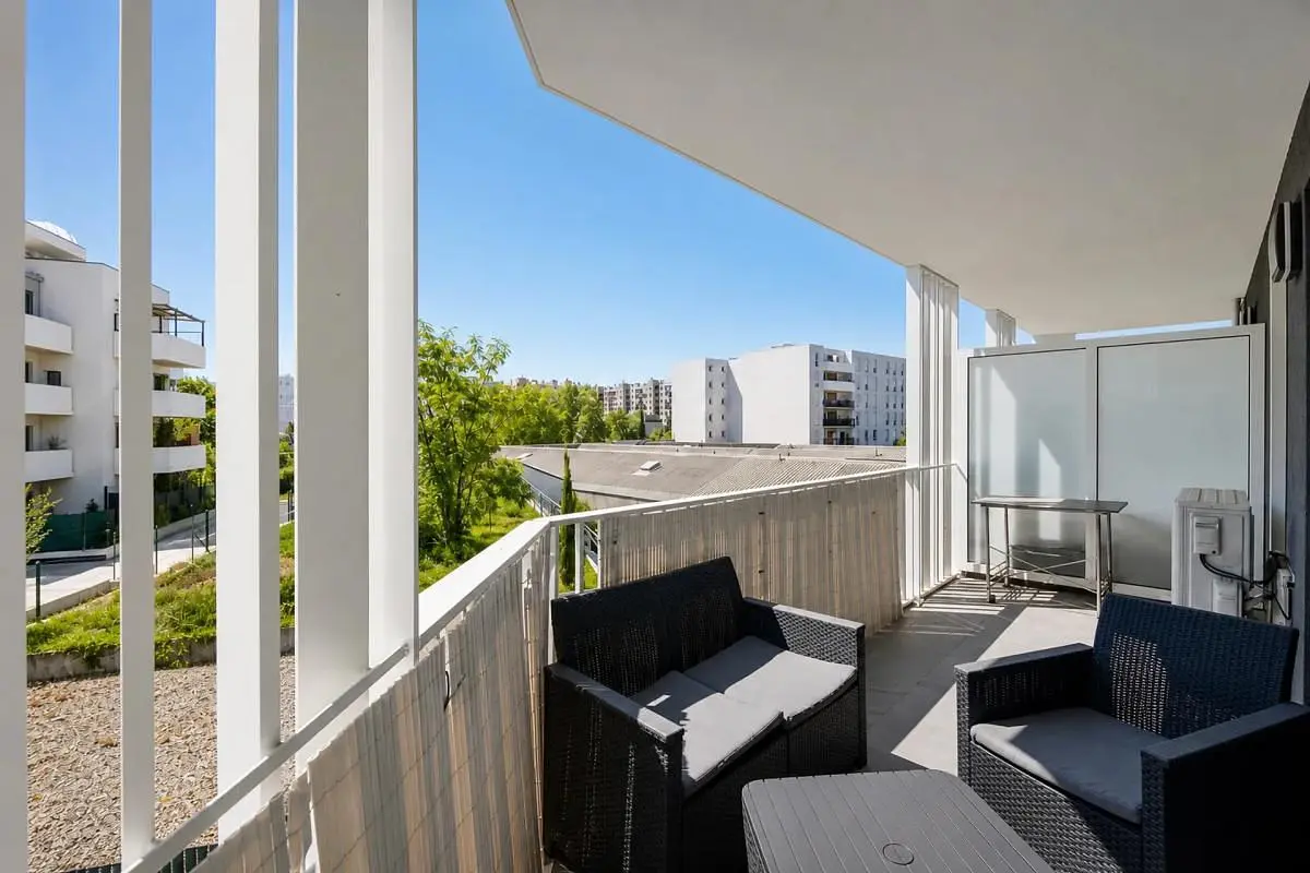 Balcon; vue, lumière naturelle