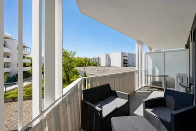 Balcon; vue, lumière naturelle