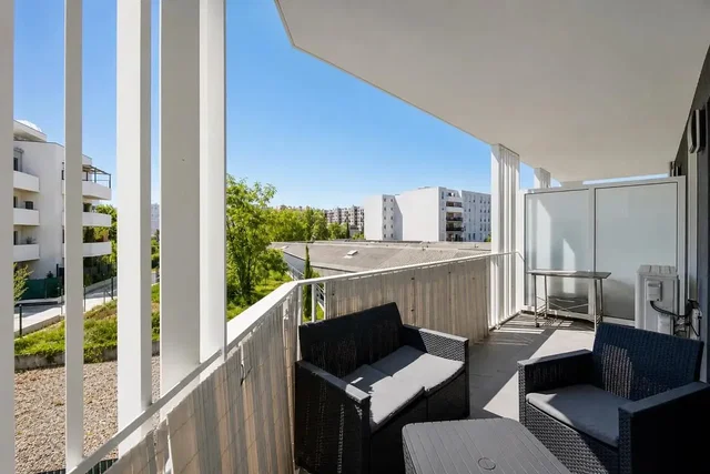 Balcon; vue, lumière naturelle