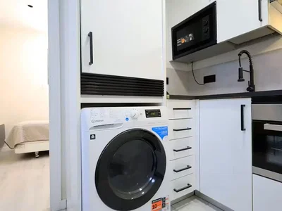 Keuken; keukenapparatuur, natuurlijk licht