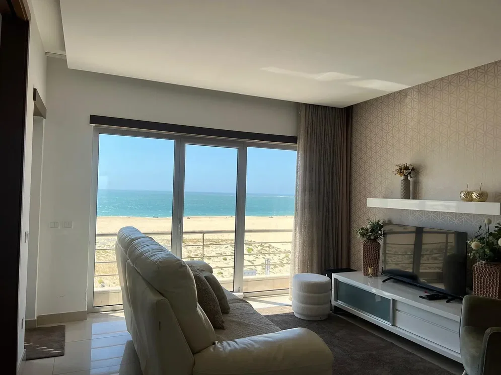 Sala de estar; vista, luz natural, estilo moderno