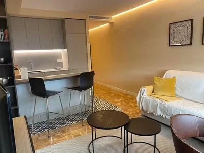 Soggiorno; elettrodomestici, luce naturale, stile moderno