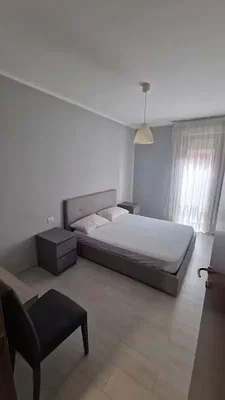 Schlafzimmer; fliesenboden, tageslicht