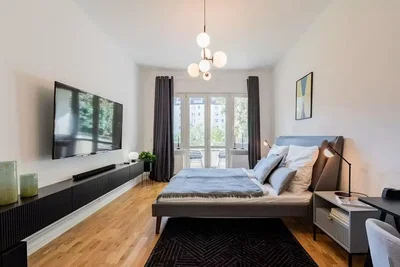 Schlafzimmer; tageslicht, holzboden, moderner stil