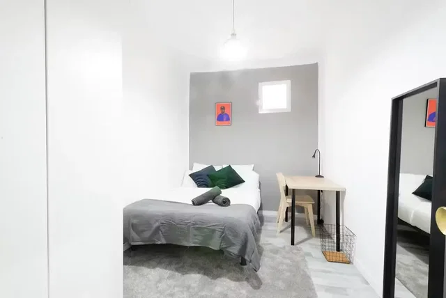 Bedroom; natural light, modern style