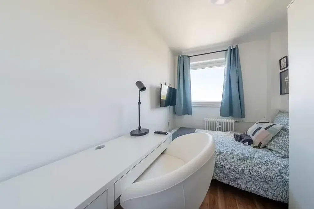 Quarto; luz natural, estilo moderno