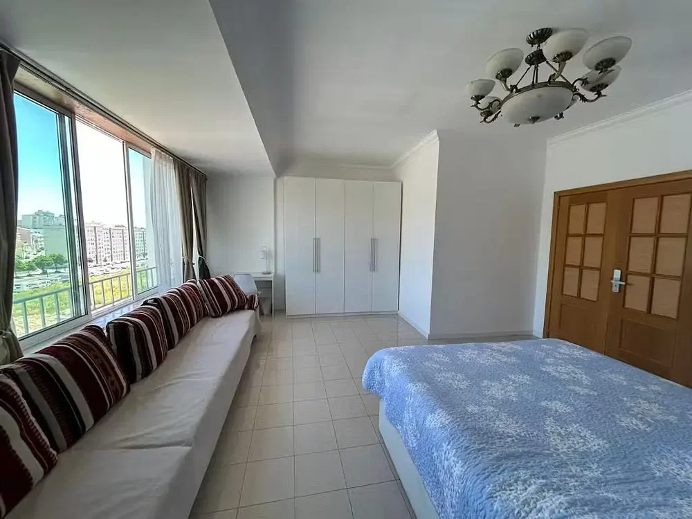 Schlafzimmer; blick, tageslicht, fliesenboden