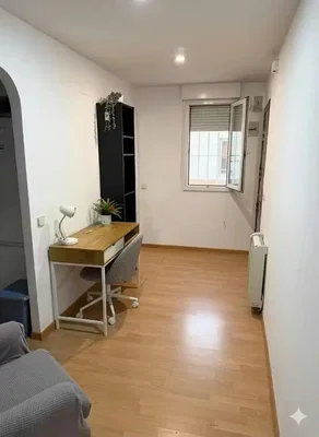 Kids room; wood floor, natural light