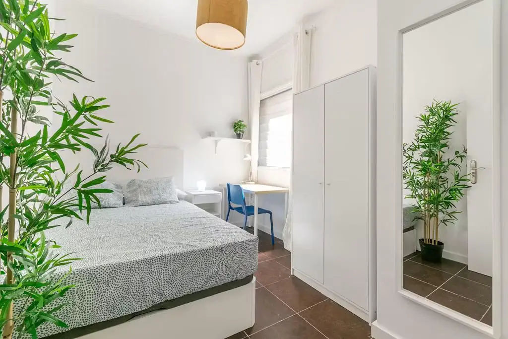 Schlafzimmer; tageslicht, fliesenboden