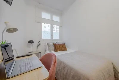 Schlafzimmer; tageslicht, moderner stil
