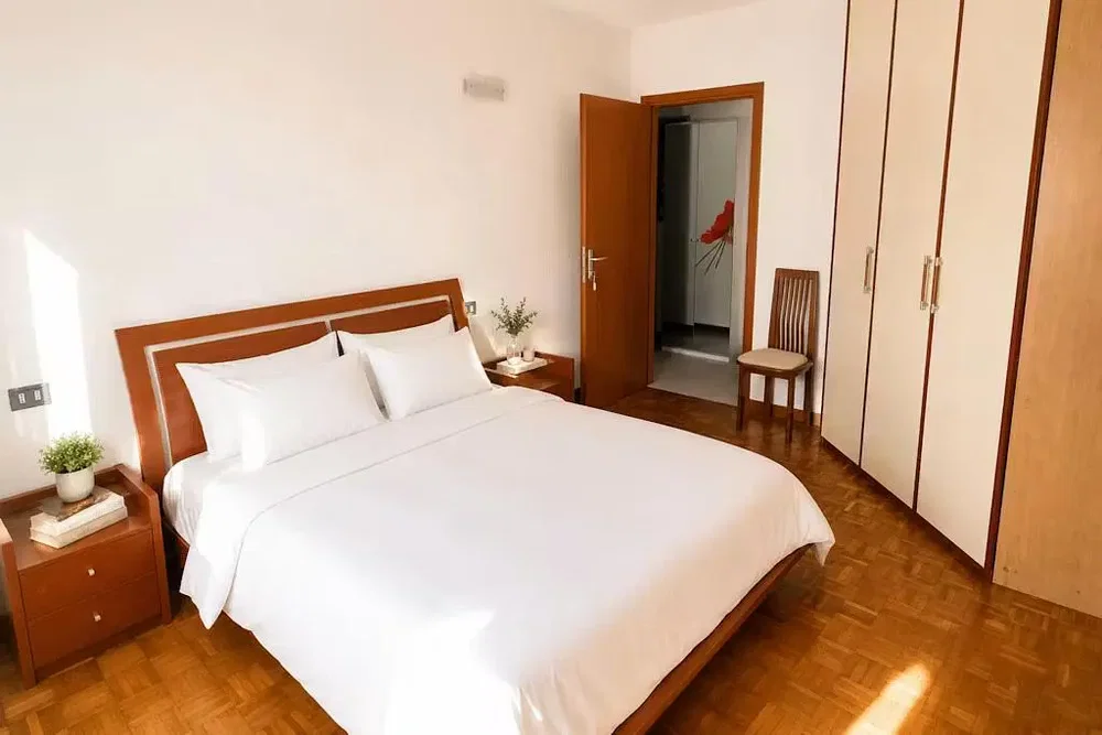 Chambre; parquet, lumière naturelle, style moderne