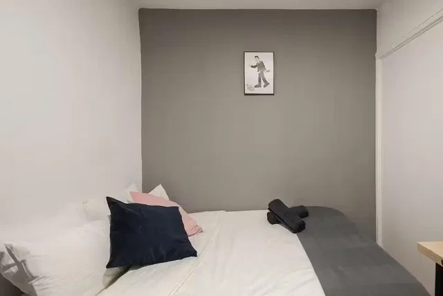 Bedroom; natural light, modern style