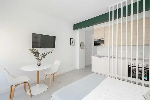 Cucina; elettrodomestici, luce naturale, stile moderno, ristrutturato