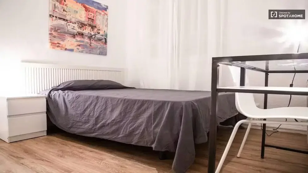Chambre; parquet, lumière naturelle