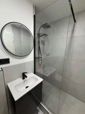 Bagno; pavimento in piastrelle, ristrutturato, luce naturale