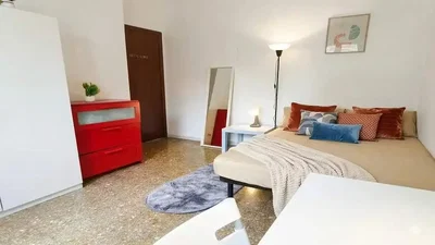 Ložnice; přirozené světlo, dlažba