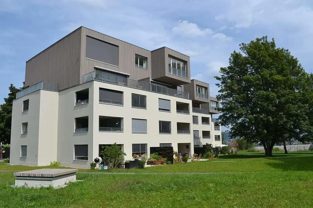 Kuća i okolina; pogled, prirodno svjetlo