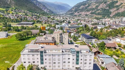 Kuća i okolina; pogled, prirodno svjetlo