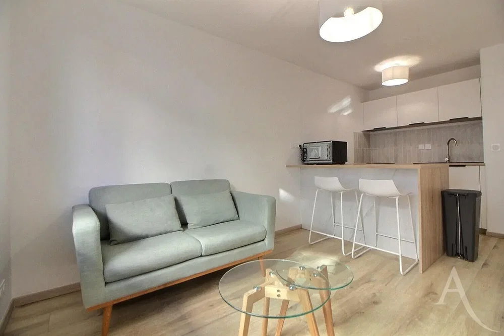 Wohnzimmer; holzboden, tageslicht, moderner stil