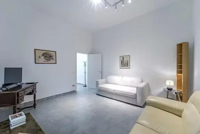 Obývací pokoj; dlažba, přirozené světlo, moderní styl