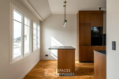 Cuisine; électroménager, parquet, lumière naturelle
