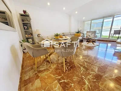 Living room; view, wood floor, natural light, modern style