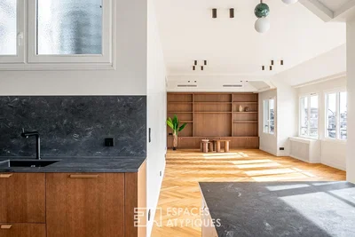 Cuisine; lumière naturelle, parquet, rénové