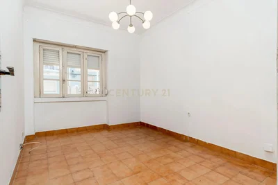 Ostatní; dlažba, přirozené světlo