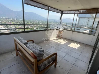 Balkon; manzara, fayans zemin, doğal ışık