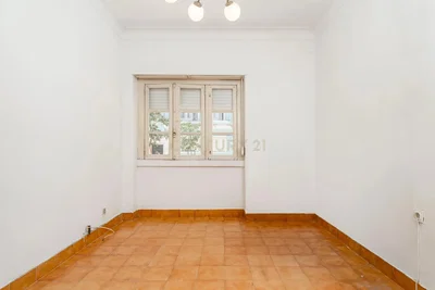 Ostatní; dlažba, přirozené světlo
