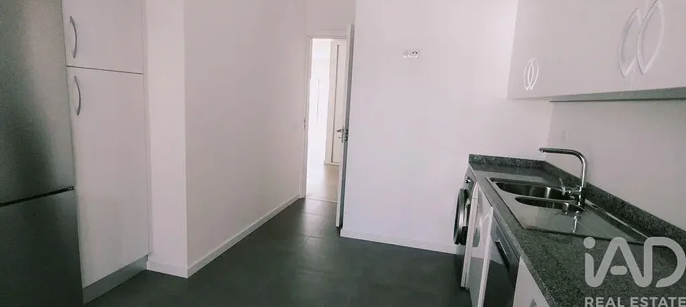 Küche; küchengeräte, fliesenboden, tageslicht