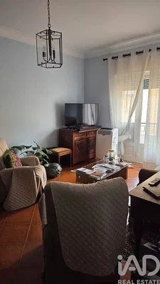 Дневна соба; плочице, природно светло