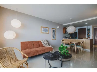 Salon; style moderne, carrelage, lumière naturelle