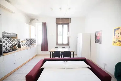Cuisine; électroménager, lumière naturelle, style moderne