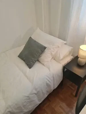 Chambre; parquet, lumière naturelle