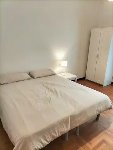Chambre; parquet, lumière naturelle
