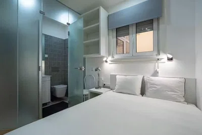 Camera da letto; luce naturale, ristrutturato