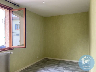 Slaapkamer; natuurlijk licht, houten vloer