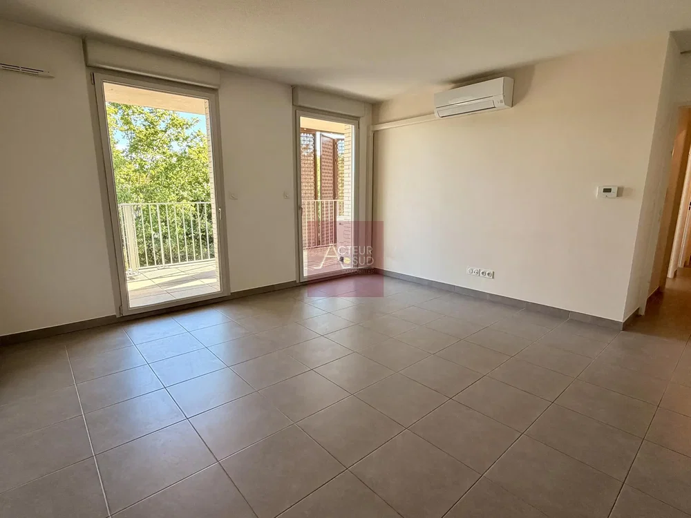 Living room; tile floor, natural light