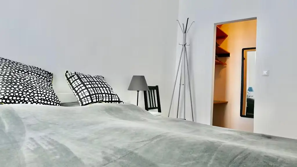 Dormitorio; luz natural, estilo moderno