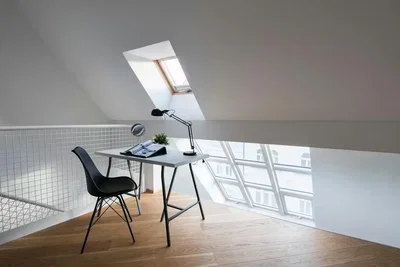 Wohnzimmer; holzboden, tageslicht