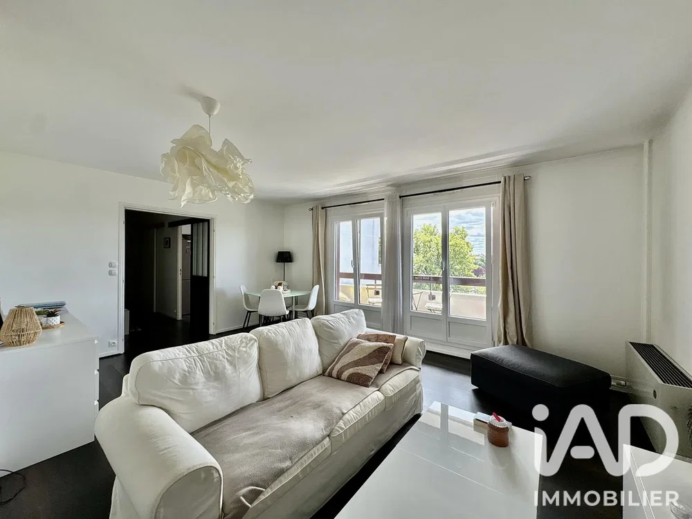 Oturma odası; manzara, doğal ışık, modern stil