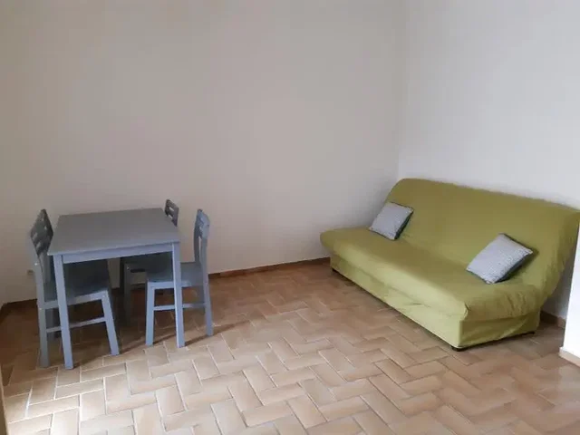 Wohnzimmer; fliesenboden, tageslicht