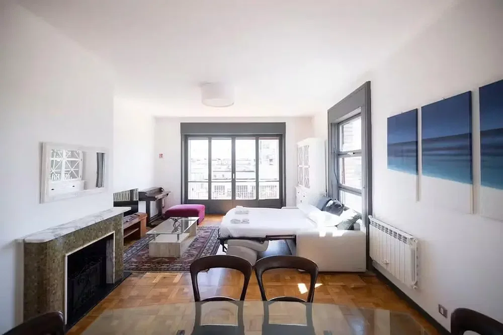 Schlafzimmer; tageslicht, kamin, moderner stil