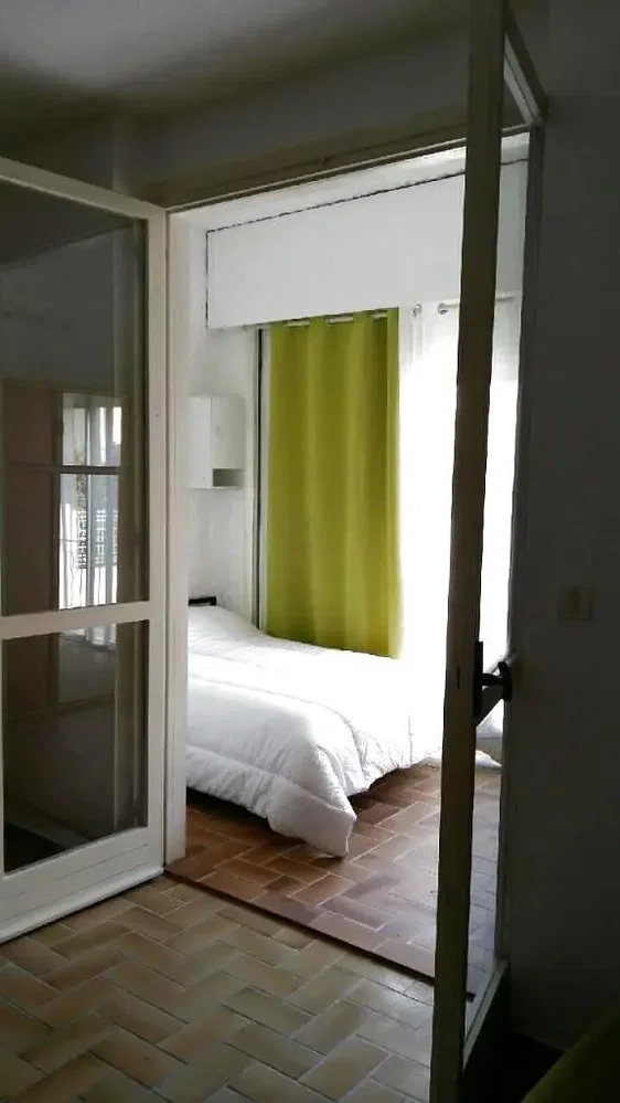 Schlafzimmer; tageslicht, fliesenboden