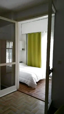 Schlafzimmer; tageslicht, fliesenboden