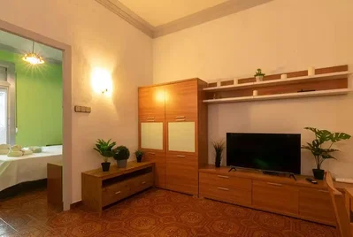 Living room; wood floor, natural light, modern style