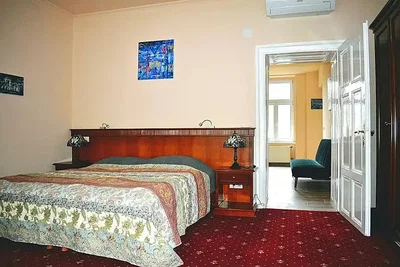 Chambre; parquet, lumière naturelle