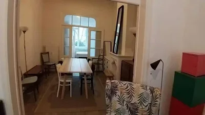 Soggiorno; luce naturale, pavimento in legno