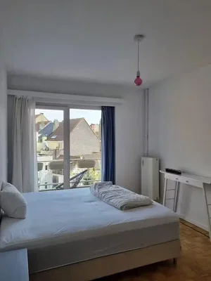 Schlafzimmer; tageslicht, holzboden